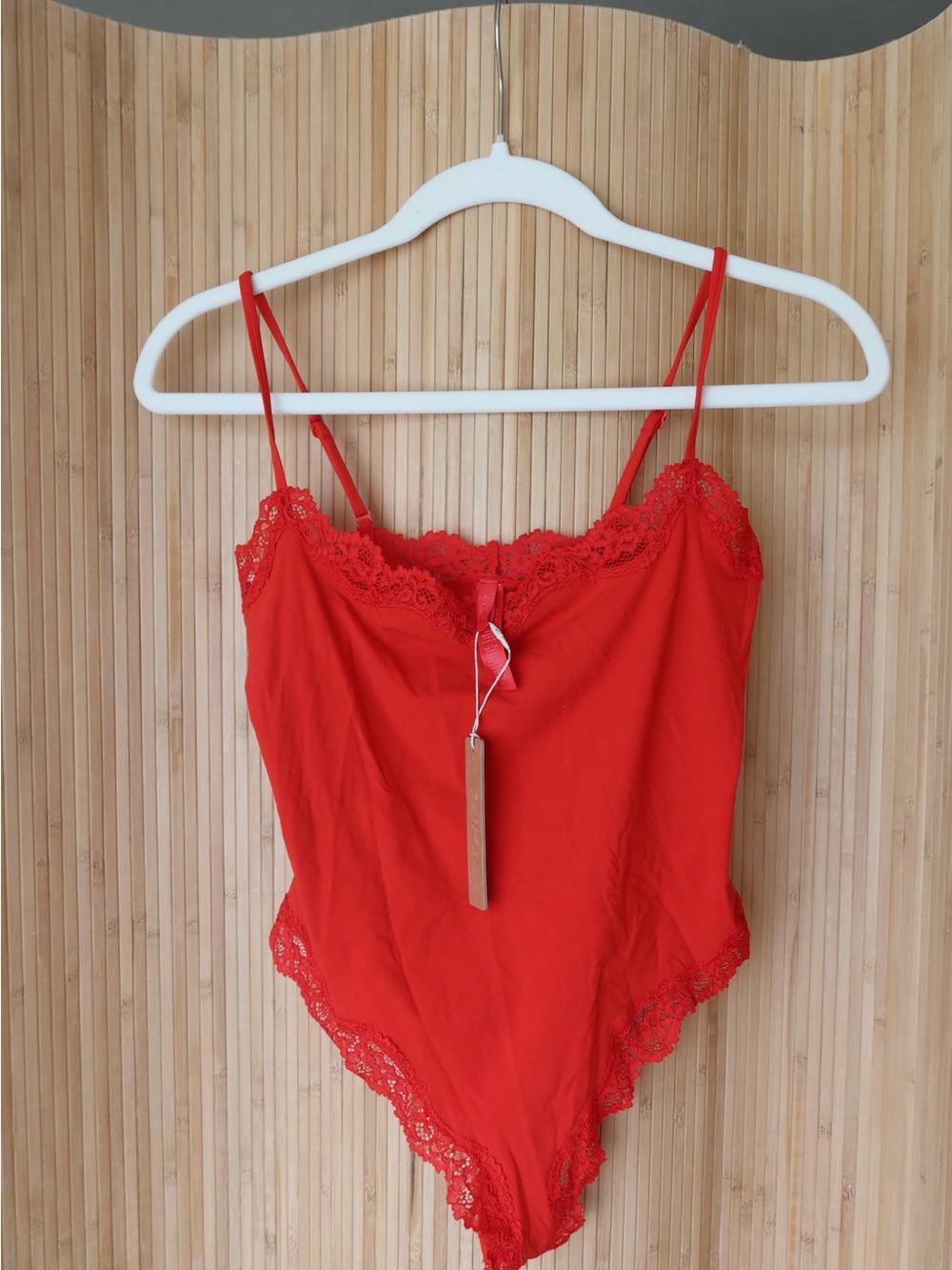 SKIMS Fits Everybody Lace Cami Bodysuit